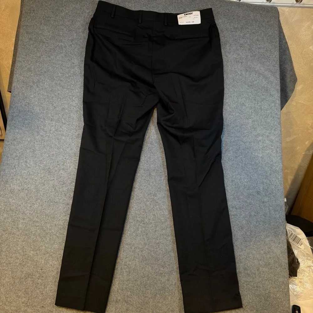 DKNY Duran Mens 2 Piece Suit Black 42 Long 35W Stretch Blazer Pants DNUR217W0021